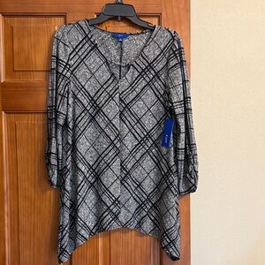 Women’s brand new size large top.